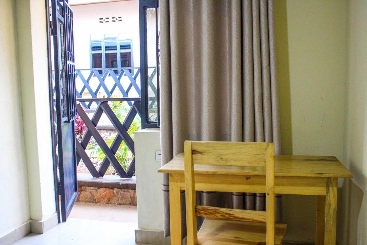 Akagera Neighbors Bed & Breakfast Kabarondo Eksteriør bilde